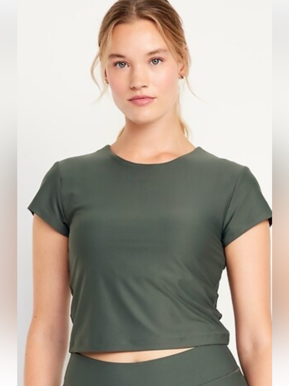 Old Navy Olive Green Short Sleeve Crop Top
Active / Casual/ Gym Sz Medium